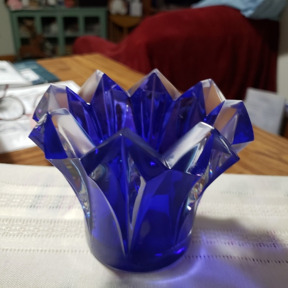 Cobalt Blue Vase - Picture 1 of 8